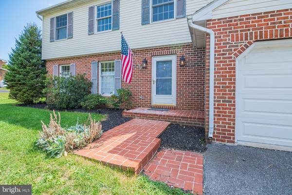 Boiling Springs, PA 17007,4 DANDELION DR