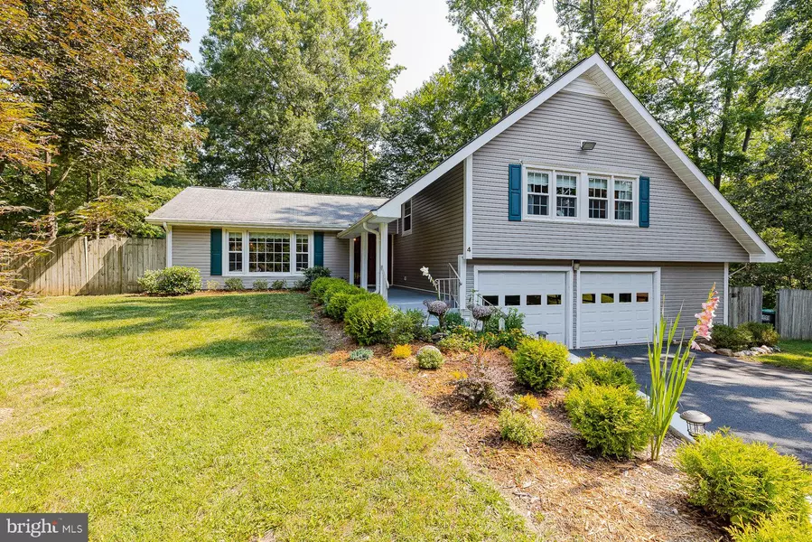 4 POND CIR, Fredericksburg, VA 22407