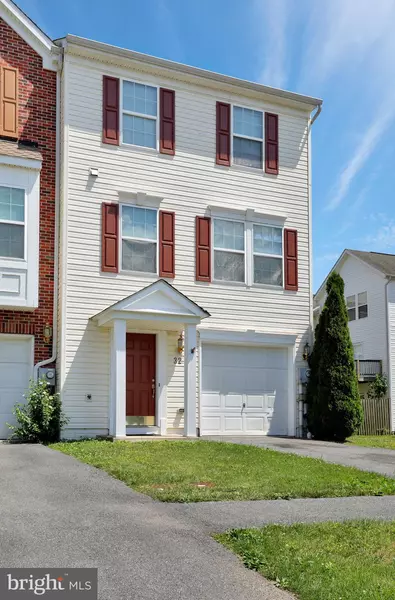 32 MOJAVE, Martinsburg, WV 25404