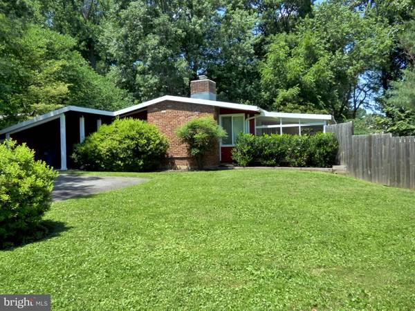 7908 SYCAMORE DR, Falls Church, VA 22042