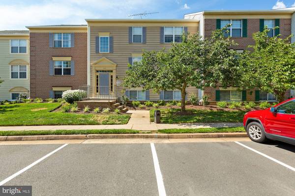 1133 HUNTMASTER TER NE #301, Leesburg, VA 20176