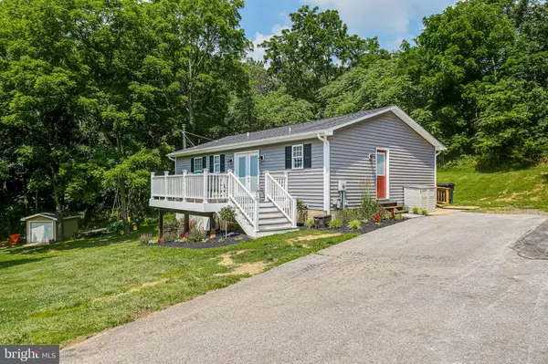 6413 DAVIS RD, Mount Airy, MD 21771