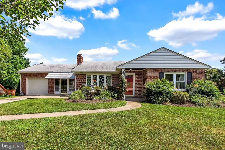 561 LOCUST GROVE RD, York, PA 17402