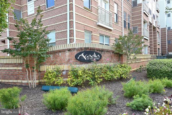 9480 VIRGINIA CENTER BLVD #303, Vienna, VA 22181