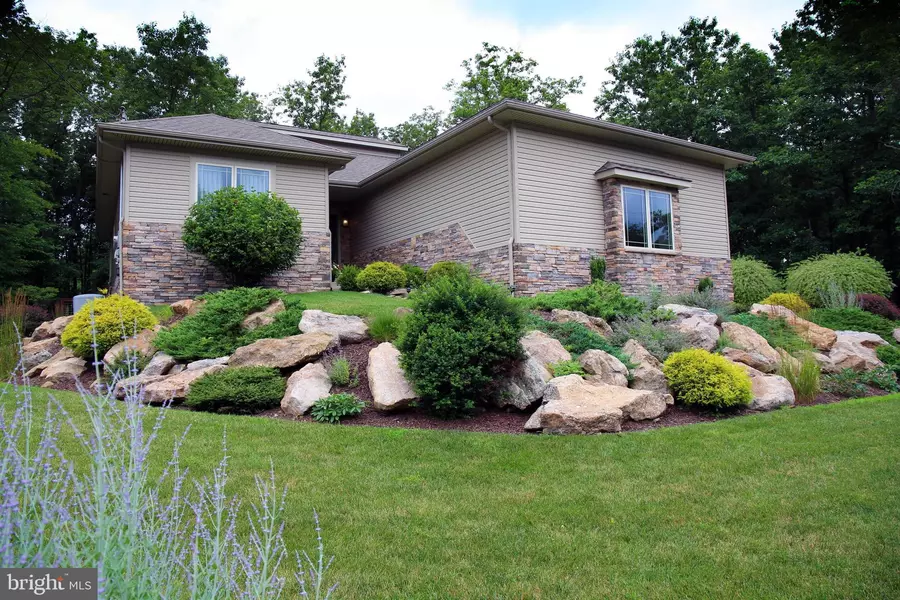 20 POINT OF WOODS, Hazleton, PA 18202