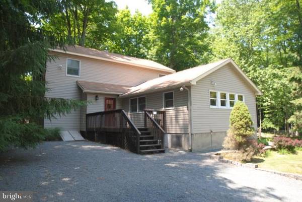 159 OTTAWA TRL, Pocono Lake, PA 18347