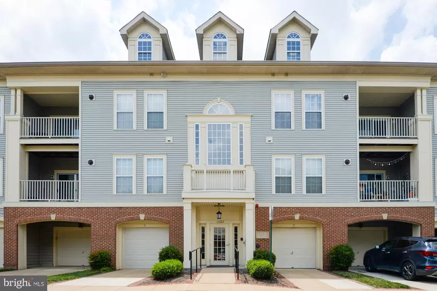 11322 WESTBROOK MILL LN #202, Fairfax, VA 22030