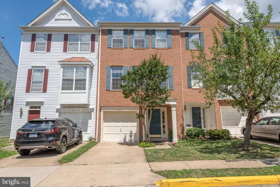 2496 CLOVER FIELD CIR, Herndon, VA 20171