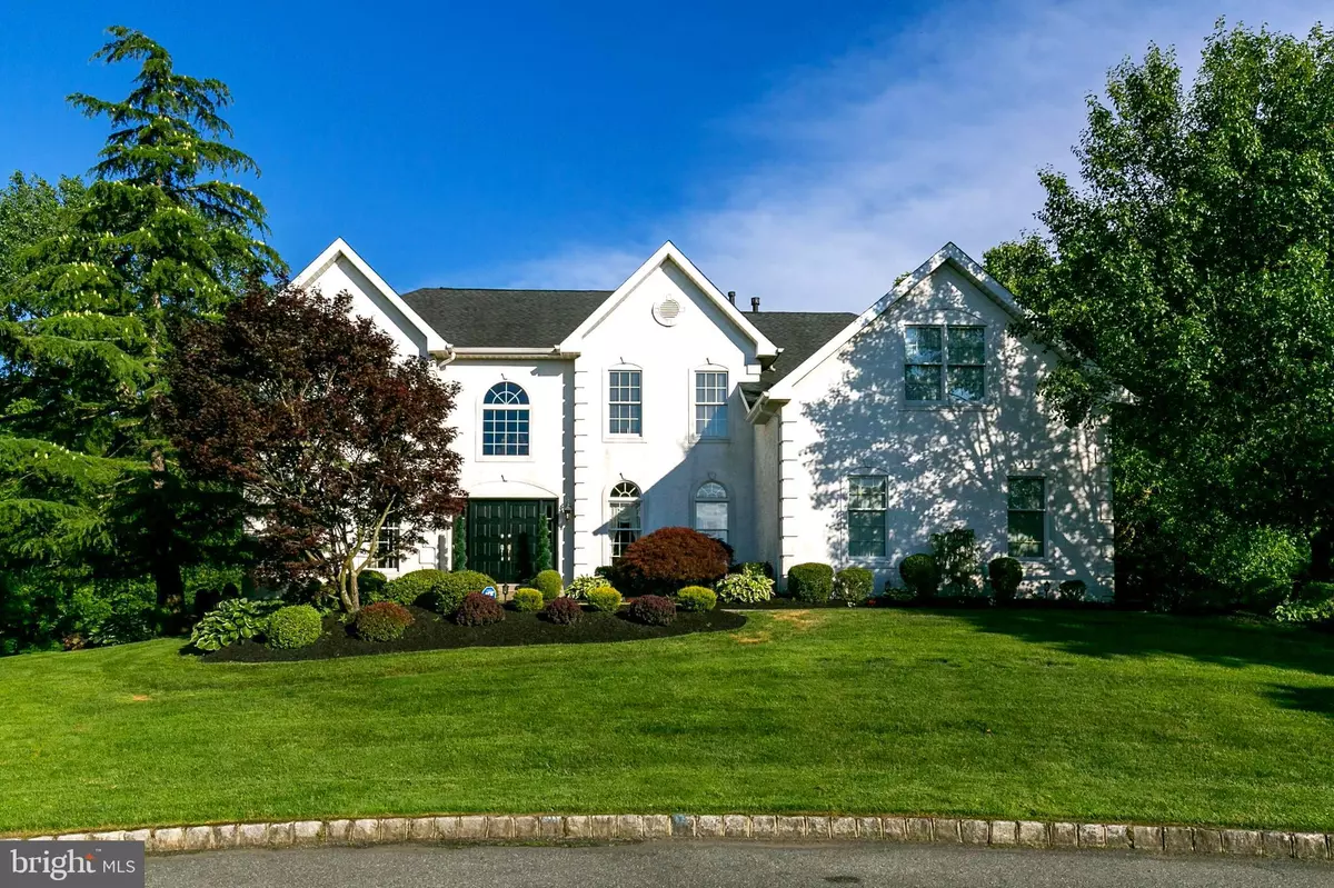 Moorestown, NJ 08057,4 CANTERBURY CT