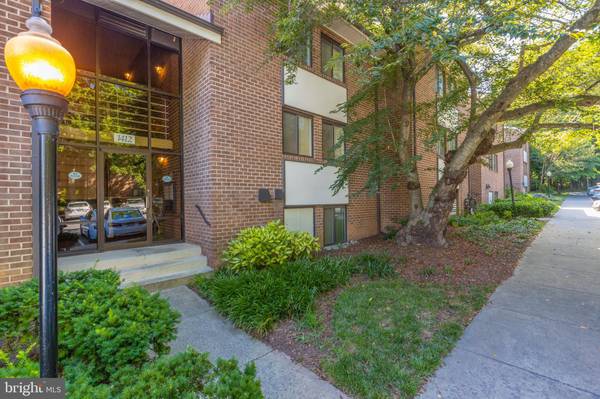 1412 NORTHGATE SQ #12B, Reston, VA 20190