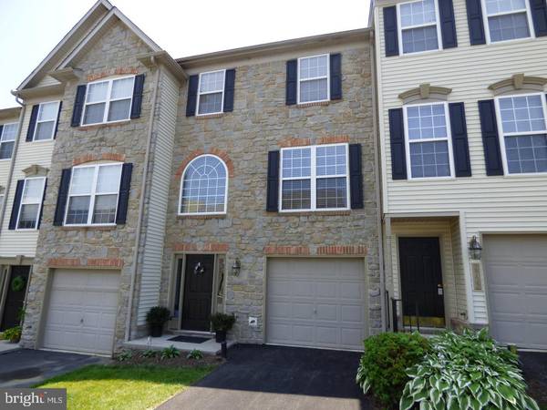 2734 HUNT CLUB DR, York, PA 17402