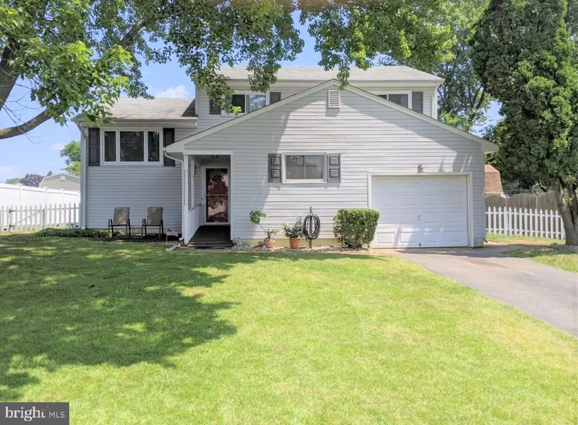 17 THORNTOWN LN, Bordentown, NJ 08505