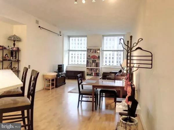 Philadelphia, PA 19103,1600-18 ARCH ST #1215