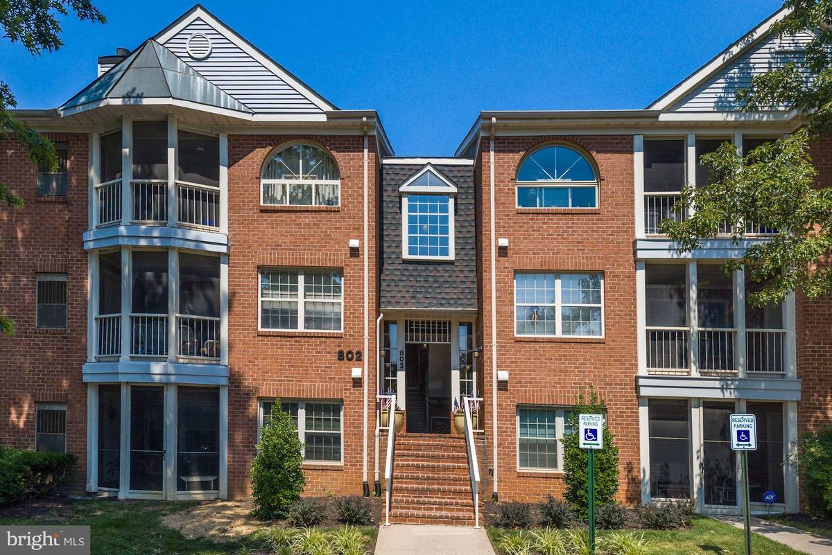 Gaithersburg, MD 20878,802 AMBER TREE CT #103