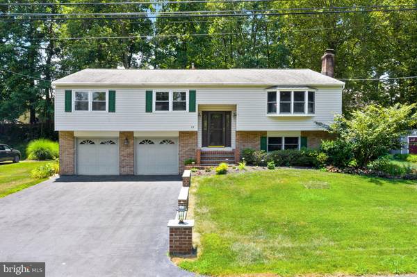 17 BERKSHIRE DR, Wallingford, PA 19086