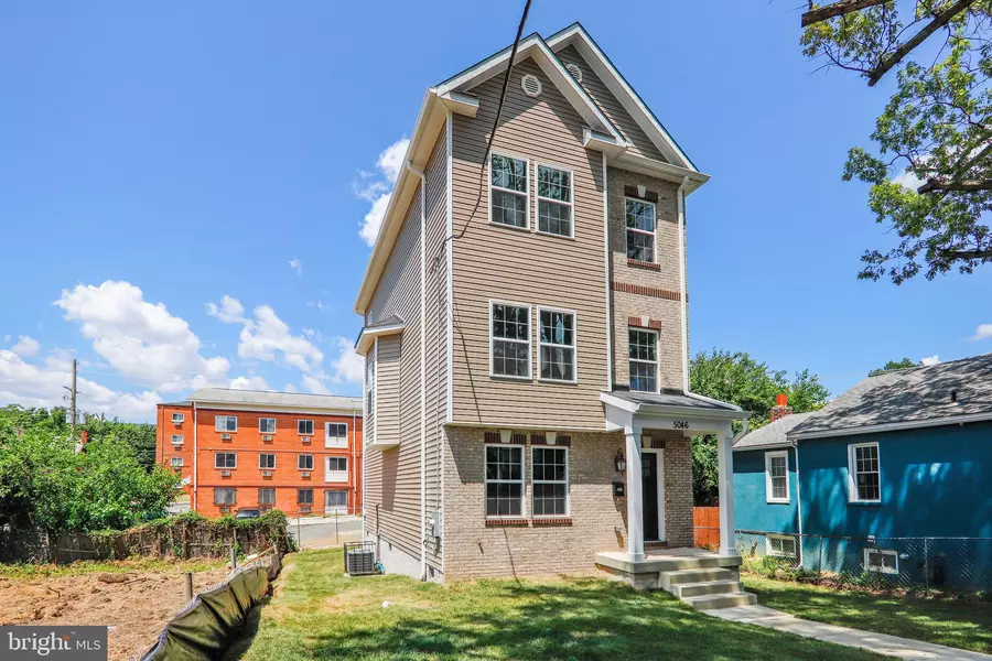 5046 QUEENS STROLL PL SE, Washington, DC 20019