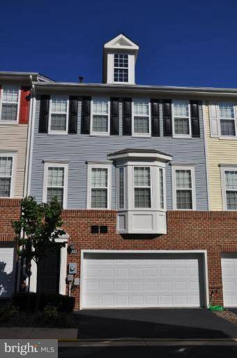 8122 HARPER VALLEY LN #26, Falls Church, VA 22042