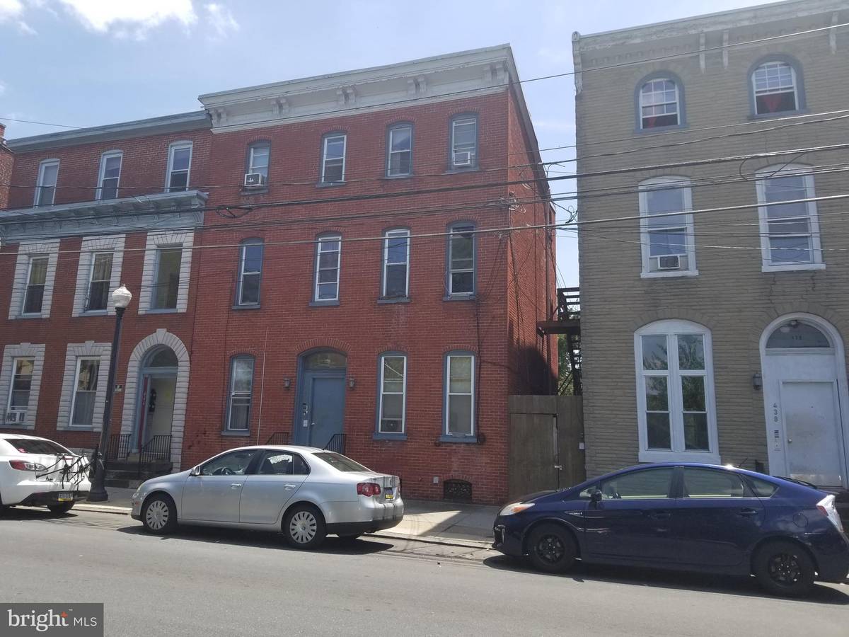 Lancaster, PA 17602,438-442 E KING ST