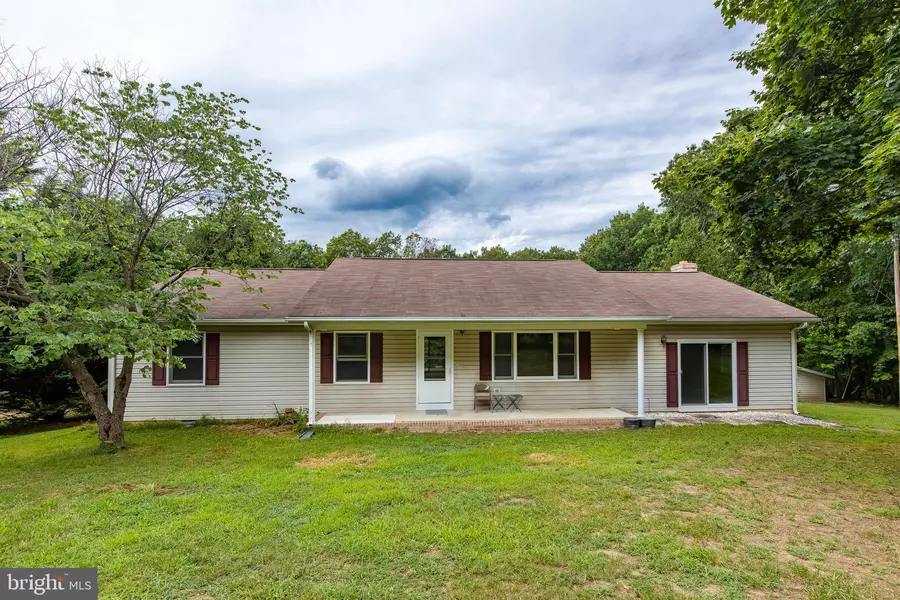 1435 REYNOLDS RD, Cross Junction, VA 22625