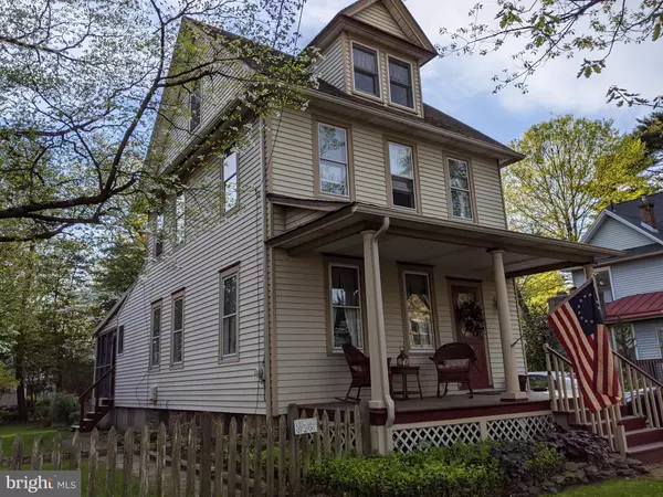 Haddonfield, NJ 08033,28 COLONIAL AVE