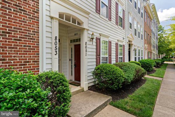 8051 GATEHOUSE RD #12, Falls Church, VA 22042