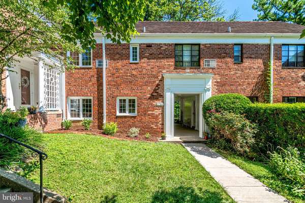 3704 VALLEY DR, Alexandria, VA 22302