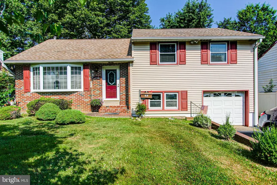 1738 HULMEVILLE RD, Bensalem, PA 19020