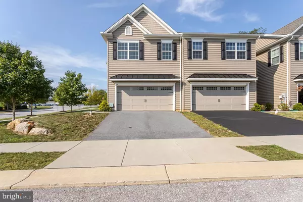 24 NEW VILLAGE GREENE DR, Honey Brook, PA 19344