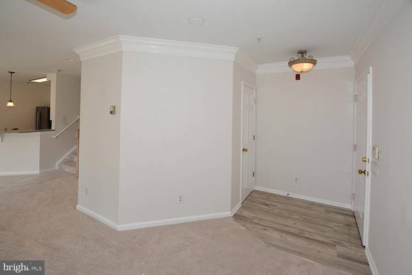 Falls Church, VA 22043,7014 METROPOLITAN PL #303