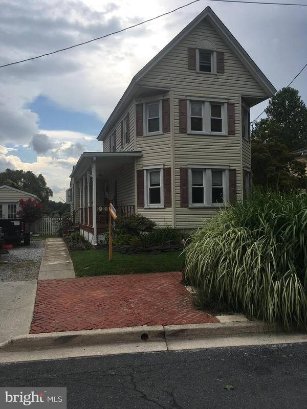 69 MAIN ST, Hancocks Bridge, NJ 08038