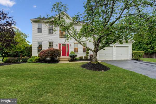 1 BERWICK CIR, East Windsor, NJ 08520