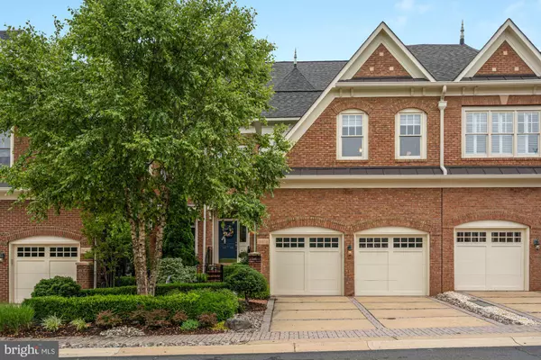 Leesburg, VA 20176,18312 FAIRWAY OAKS SQ