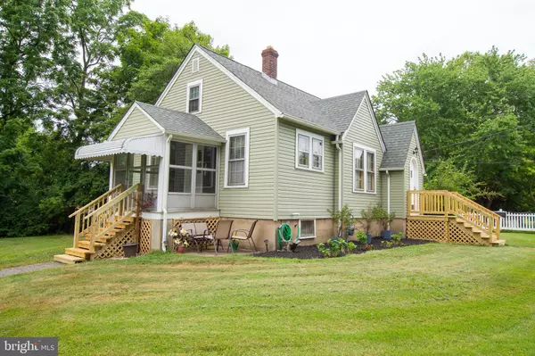 2 IRVING PL, Claymont, DE 19703