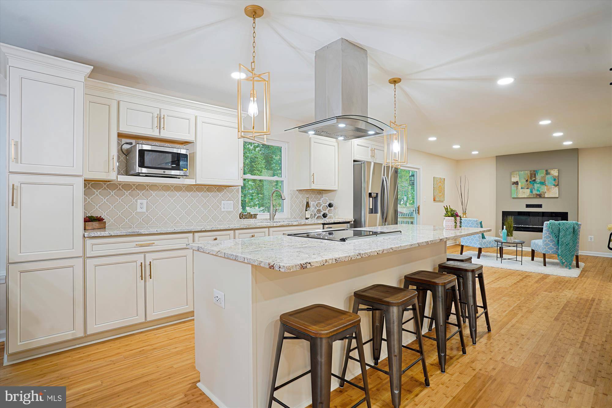 Dumfries, VA 22025,15710 SINGLETREE LN