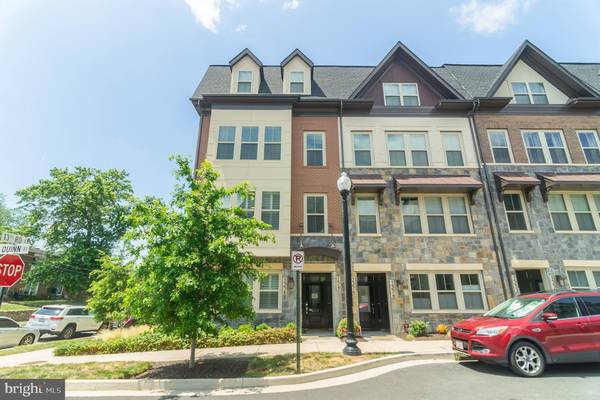 1338 S QUINN ST, Arlington, VA 22204