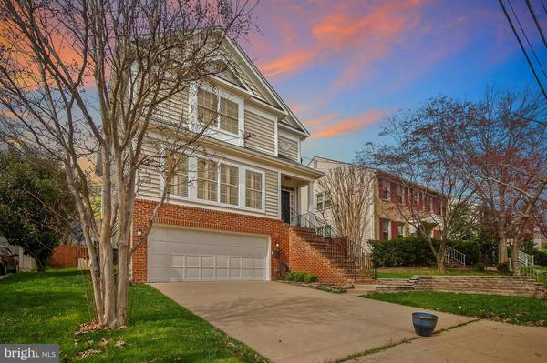 30 N GARFIELD ST, Arlington, VA 22201