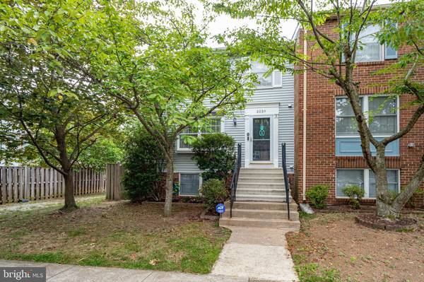 5239 SAINT GENEVIEVE PL, Alexandria, VA 22315