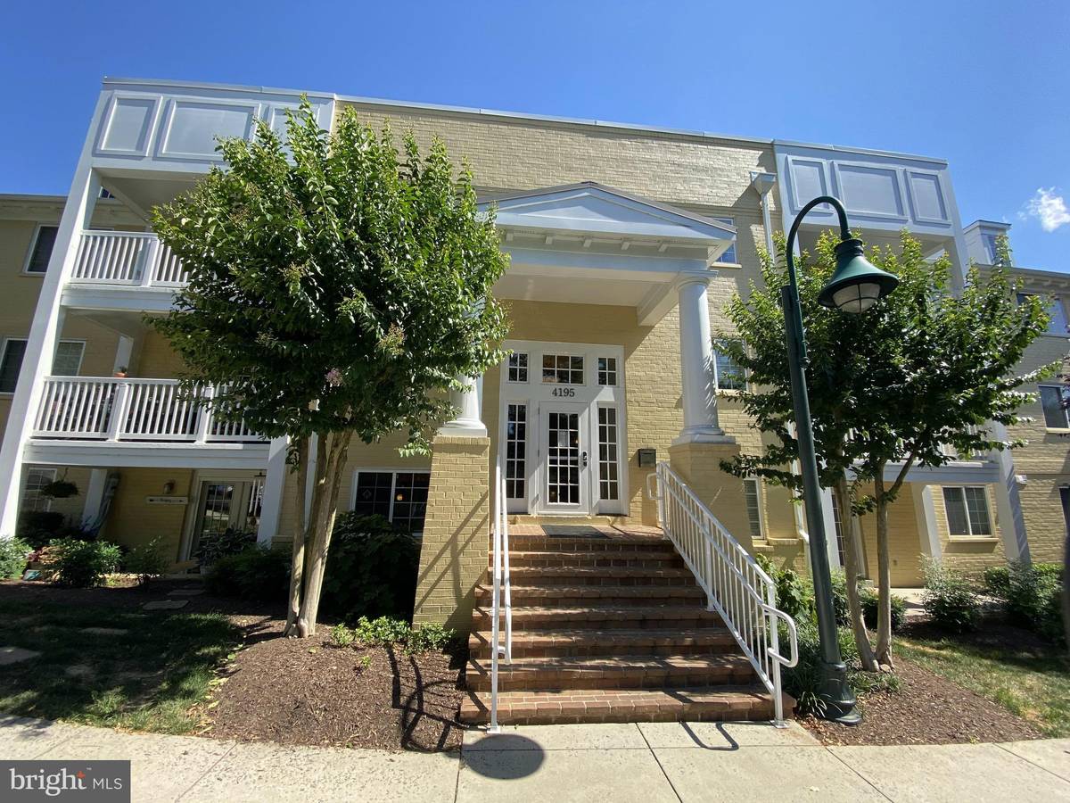 Arlington, VA 22204,4195 S FOUR MILE RUN DR #302