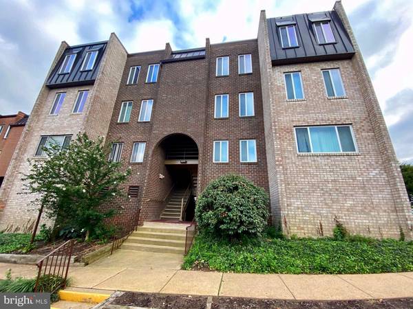 5017 7TH RD S #101, Arlington, VA 22204