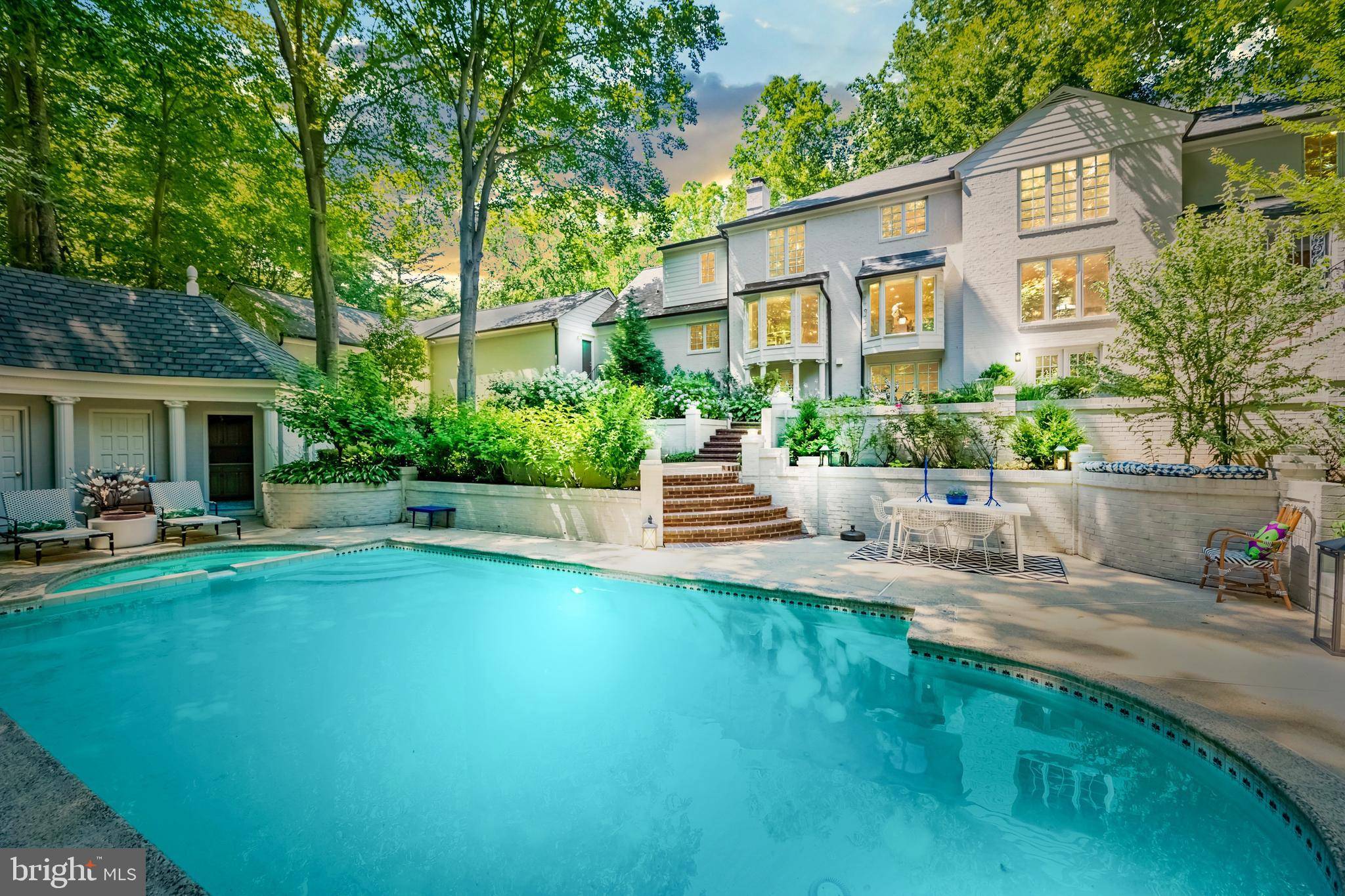 Mclean, VA 22102,627 POTOMAC RIVER RD