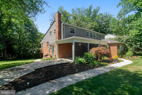 6211 BEACHWAY DR, Falls Church, VA 22041