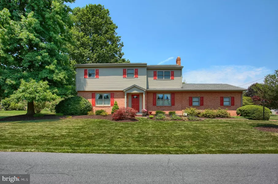 19 GREENWAY DR, Mechanicsburg, PA 17055