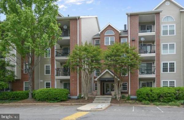 3315 WYNDHAM CIR #3234, Alexandria, VA 22302