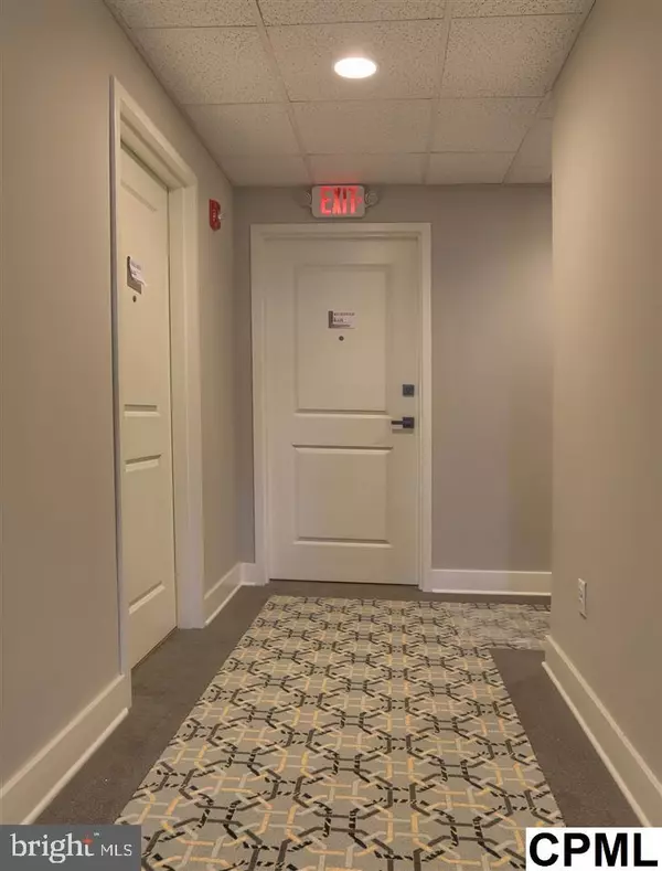 Harrisburg, PA 17101,231 STATE ST #806