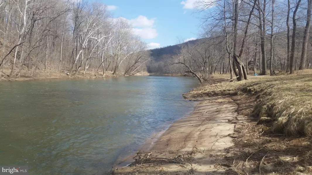 9 LEDGE VIEW LANE, Great Cacapon, WV 25422