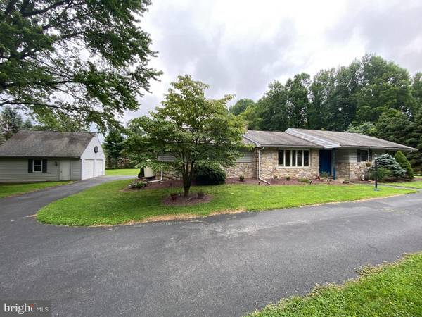 1586 CEDAR TOP RD, Reading, PA 19607