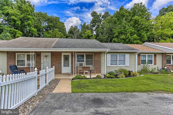 3796 FOX CHASE DR, Dover, PA 17315