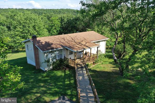 1325 APPLE ORCHARD CIR, Berkeley Springs, WV 25411