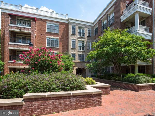 540 SECOND ST #202, Alexandria, VA 22314