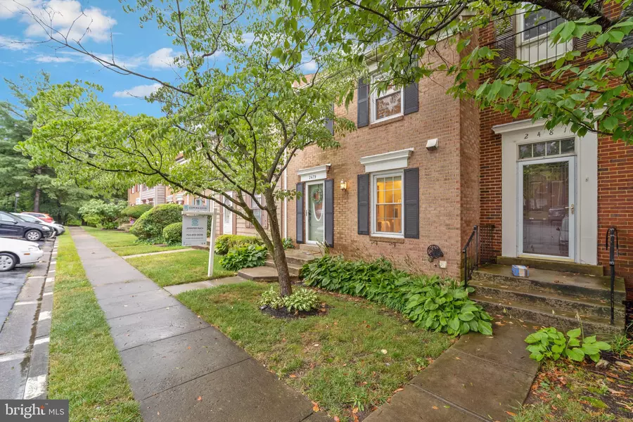 2479 WINDBREAK DR, Alexandria, VA 22306